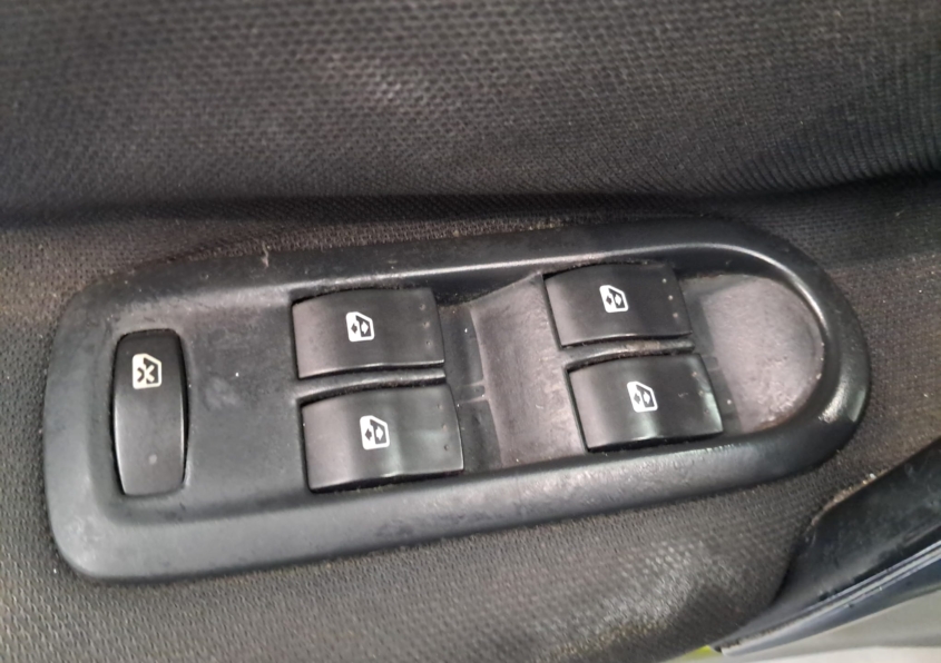 RENAULT GRAND SCéNIC DYNAMIQUE 7 PLAZAS 1.5 DCI 105 CV