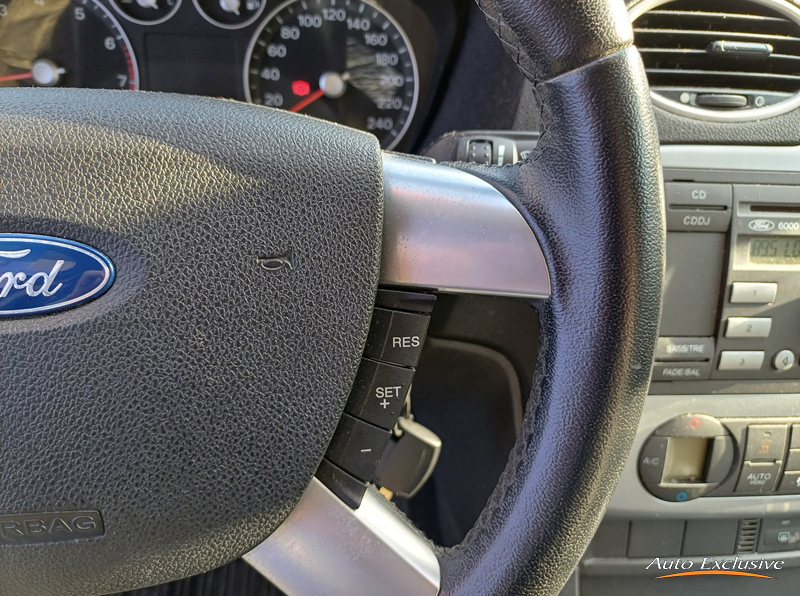 FORD FOCUS 1.6 TREND 5P