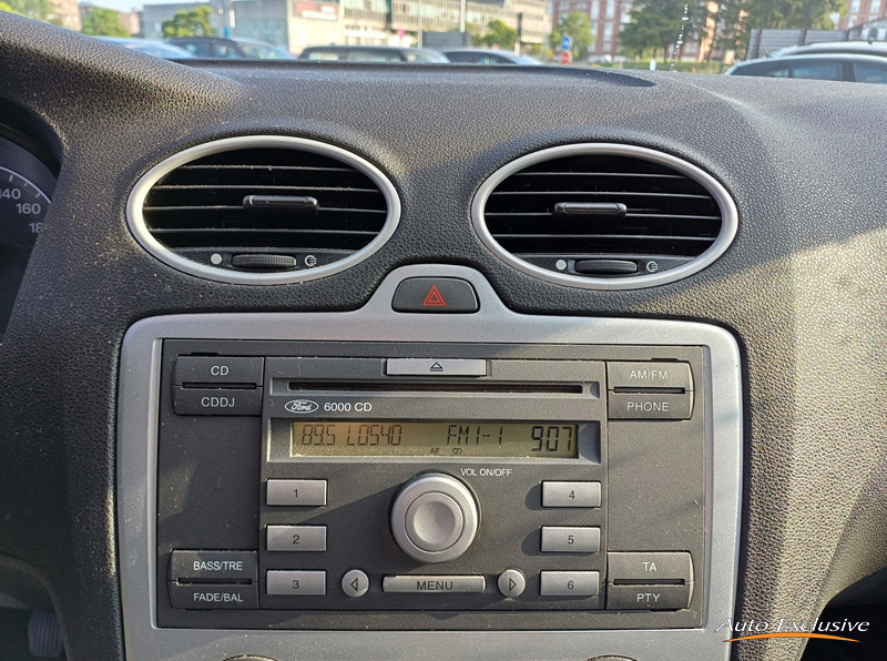 FORD FOCUS 1.6 TREND 5P