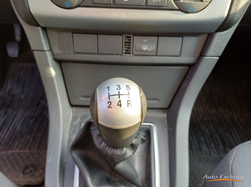 FORD FOCUS 1.6 TREND 5P