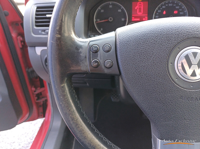 VOLKSWAGEN GOLF HIGHLINE