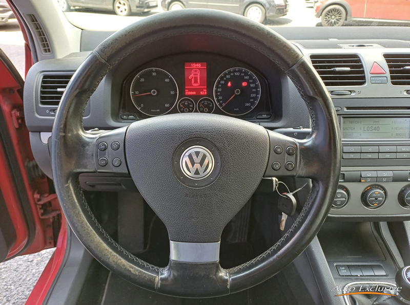 VOLKSWAGEN GOLF HIGHLINE