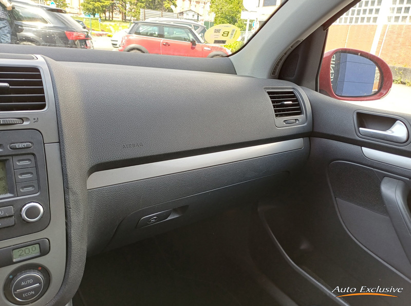 VOLKSWAGEN GOLF HIGHLINE