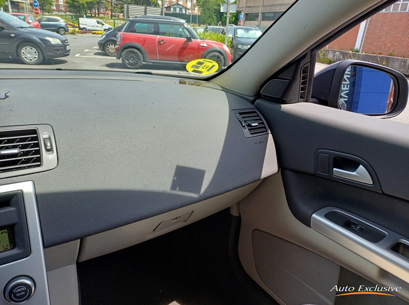 VOLVO C30 1.6D DRIVE MOMENTUM