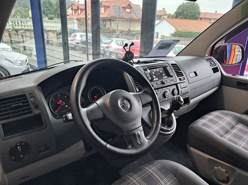 VOLKSWAGEN TRANSPORTER 2.0 TDI