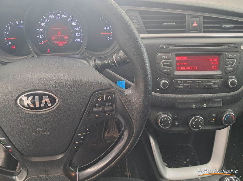 KIA CEED 1.4 CRDI WGT CONCEPT PLUS 5P