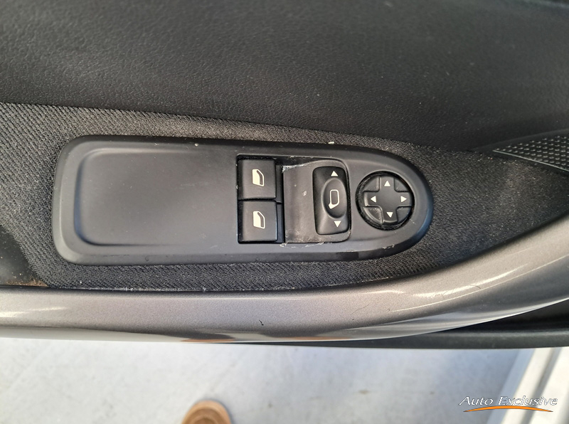 PEUGEOT 308 ACCES 5P 1.6 HDI 92 CV